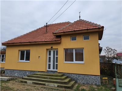 Casa la 19 km Alba Iulia complet renovata