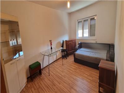 Apartament 3 camere decomandat zona Tolstoi cu garaj